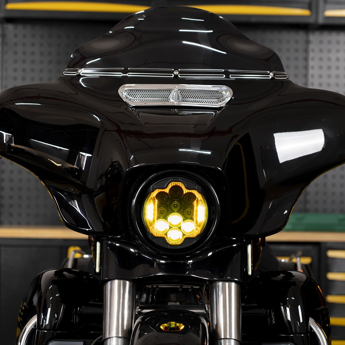Hogworkz 7" LED Goldtooth™ Performance Headlight for Harley® Touring